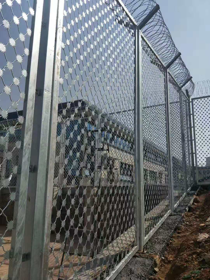 安徽監(jiān)獄加高隔離網圖片2