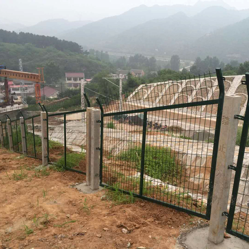 福建鐵路兩側(cè)防護柵欄圖片2
