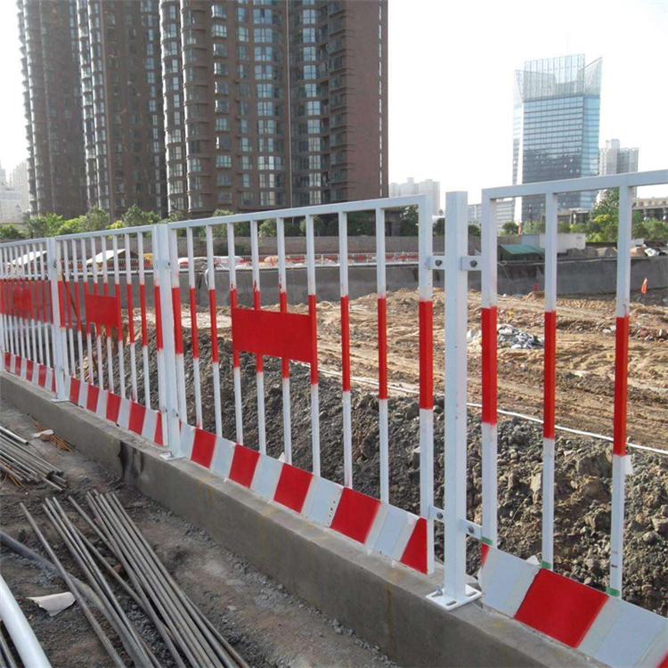山東建筑工地護(hù)欄圖片1