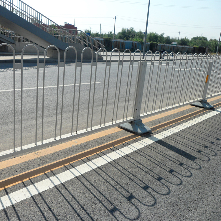 山東道路京式護(hù)欄圖片3
