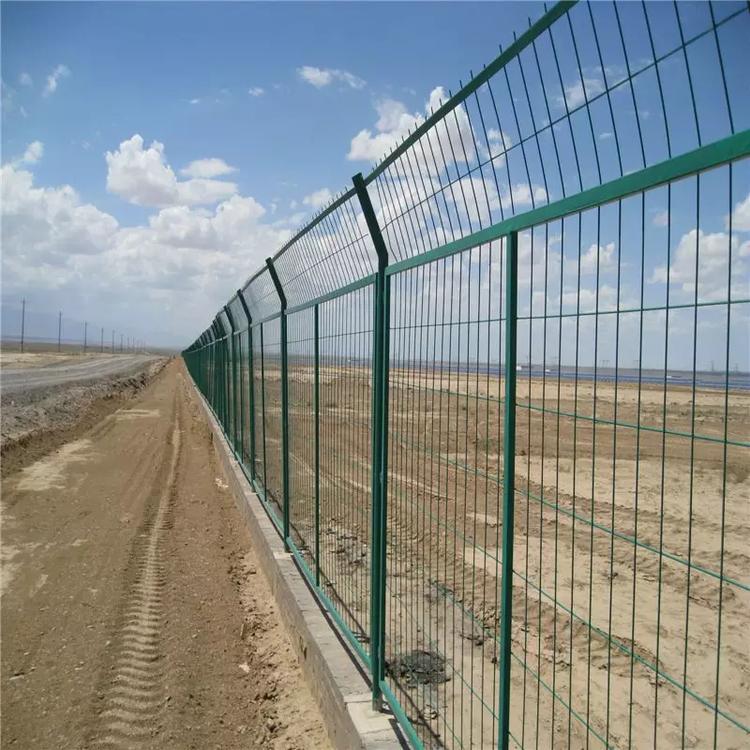 貴州山區(qū)公路護(hù)欄網(wǎng)圖片2