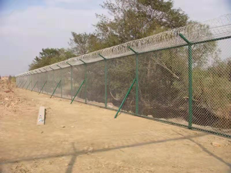 河南鋁包鋼機(jī)場護(hù)欄網(wǎng)圖片3