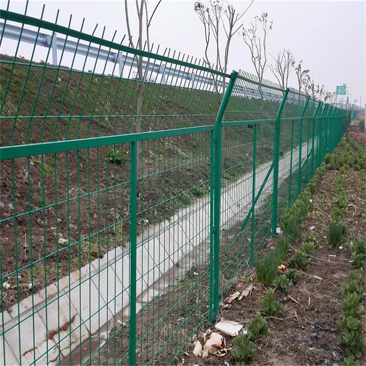 陜西農場金屬隔離網圖片4