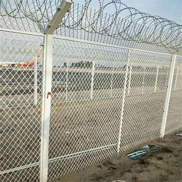 安徽機場跑道金屬鐵絲網(wǎng)圍界工廠圖片2