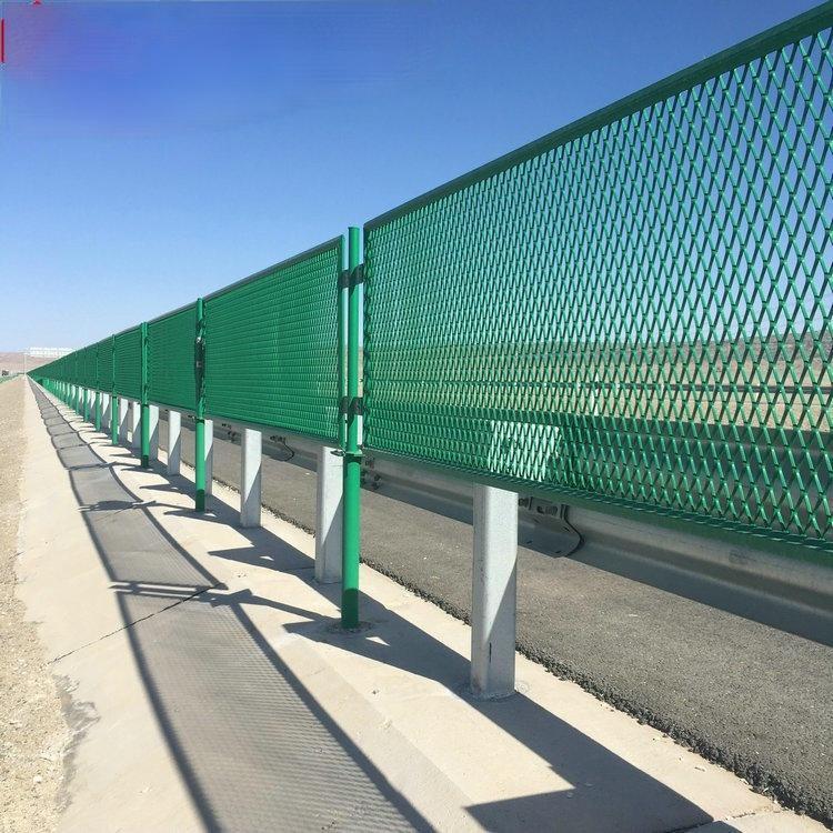山東高速公路防眩網(wǎng)護(hù)欄圖片4