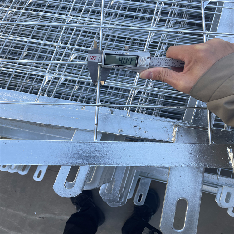 貴州鐵路熱鍍鋅金屬防護柵欄圖片2